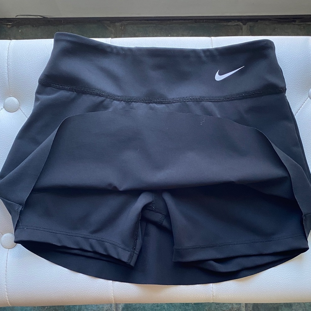 Nike Girl’s Black Tennis Skirt / Skort, Size Small - Picture 3 of 4